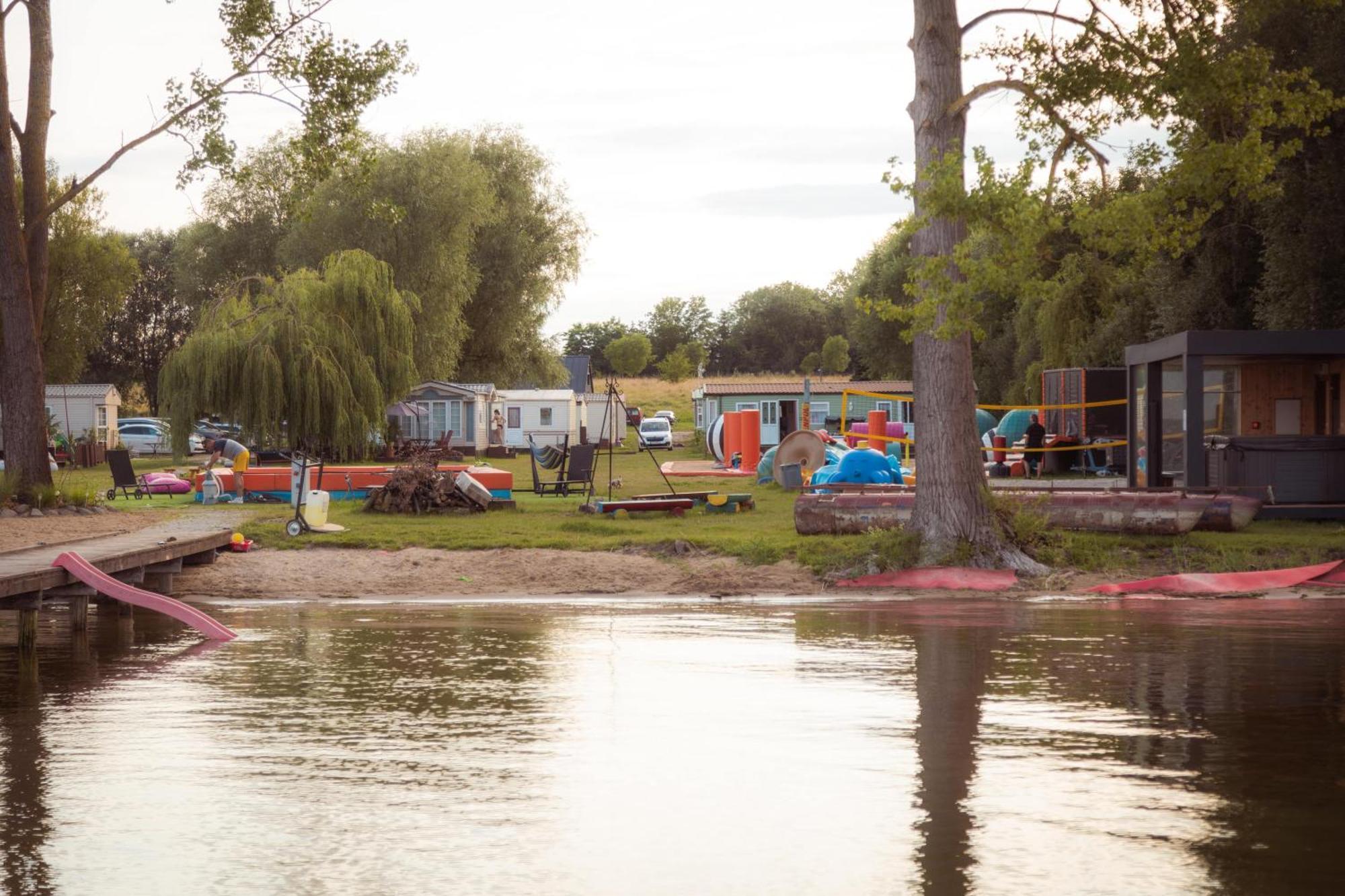 Osrodek Wypoczynkowy "Marina Rozbejko" Vila Myślibórz Exterior foto